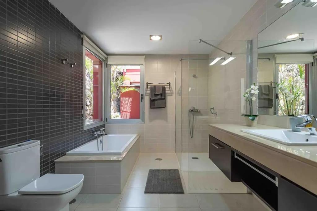 Sea View Villa Vista Golf 살로브레 외부 사진